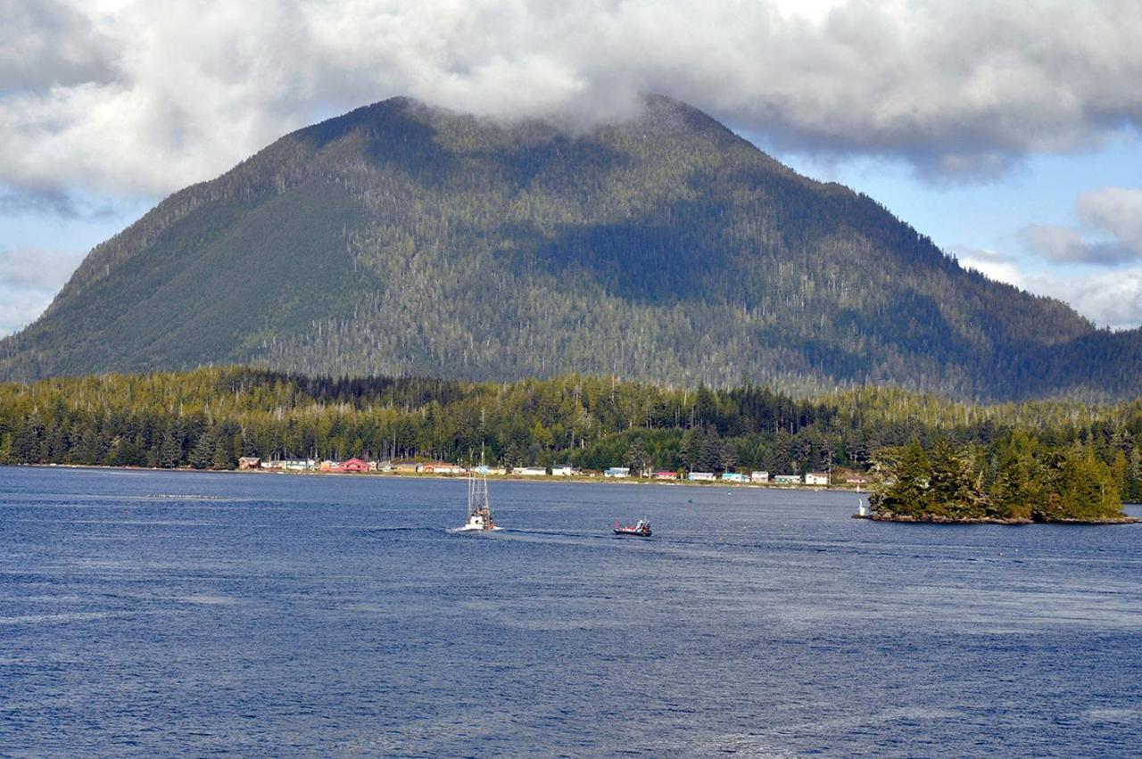 Himwitsa Lodge Tofino Exterior foto